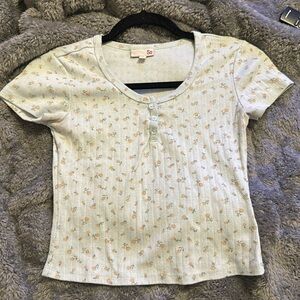 SO Brand Women's delicate design. Size Small Light Blue and floral crop top!